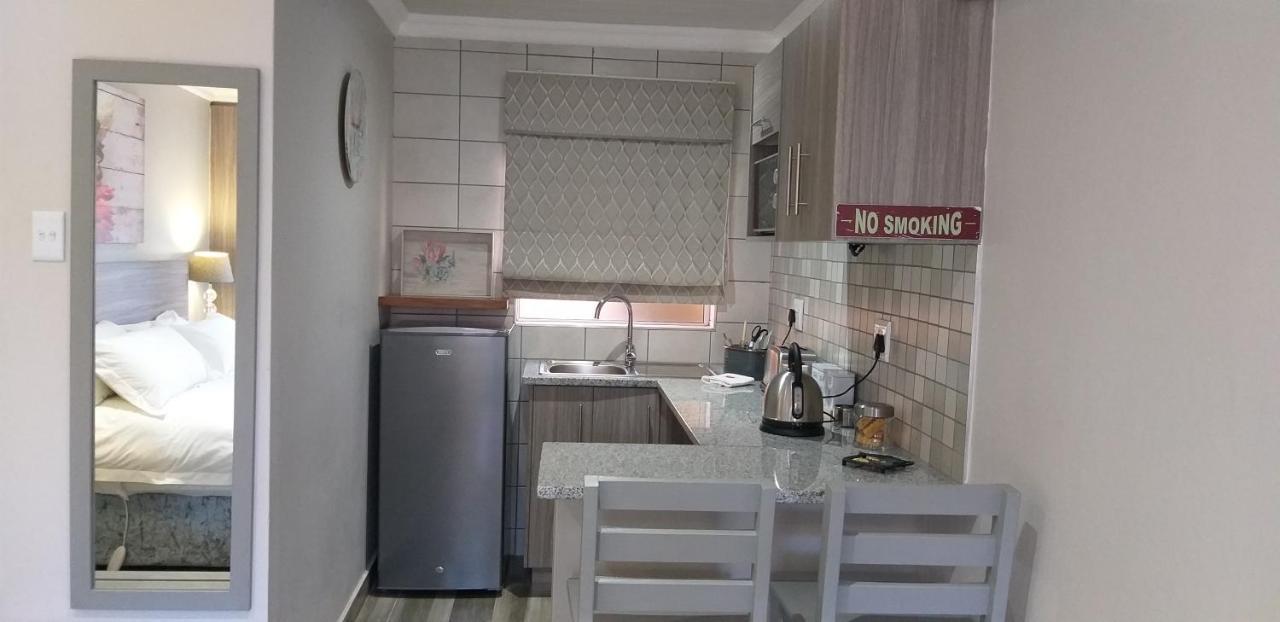 Schnehage Self Catering Apartamento Bloemfontein Exterior foto