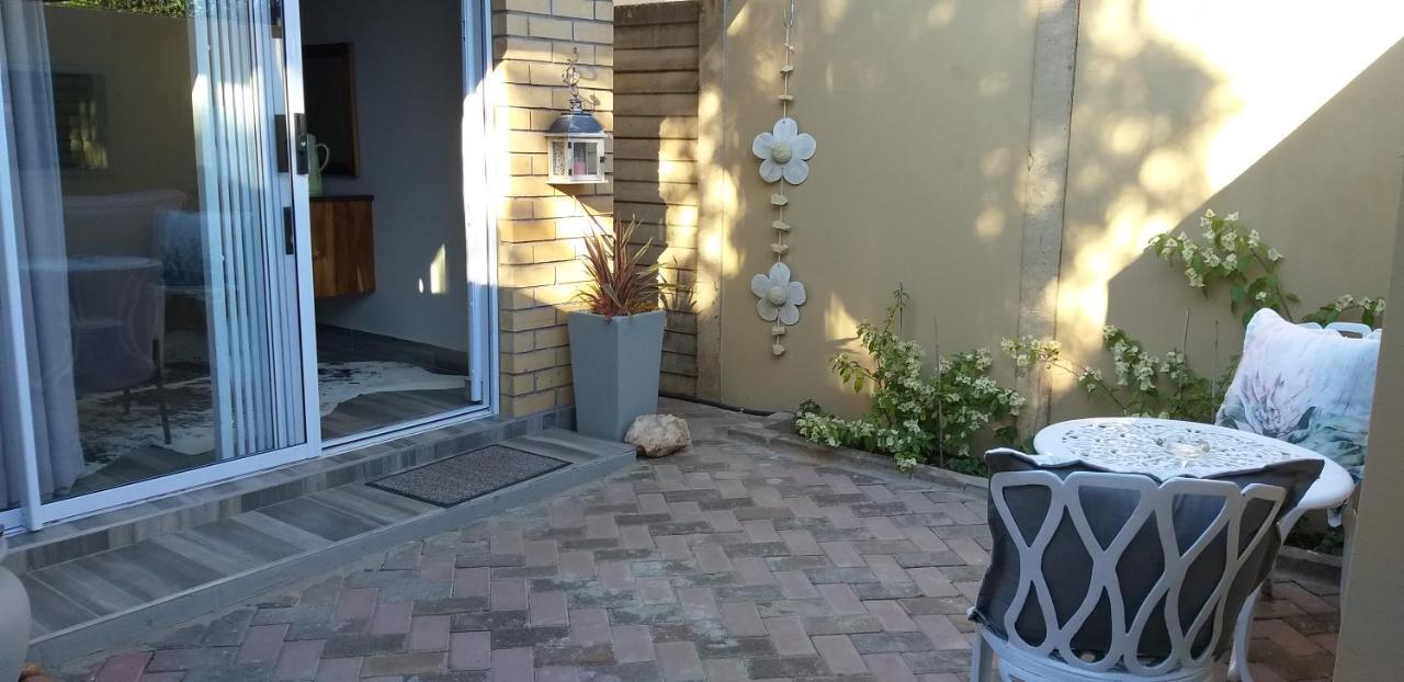 Schnehage Self Catering Apartamento Bloemfontein Exterior foto