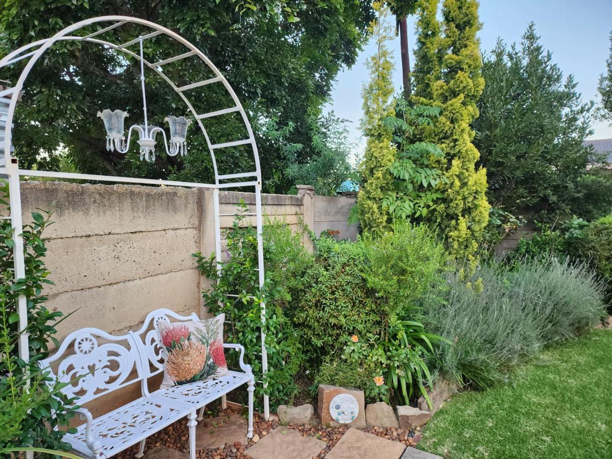 Schnehage Self Catering Apartamento Bloemfontein Exterior foto